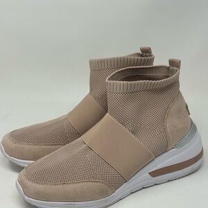Stylish Beige Women's Sneakers